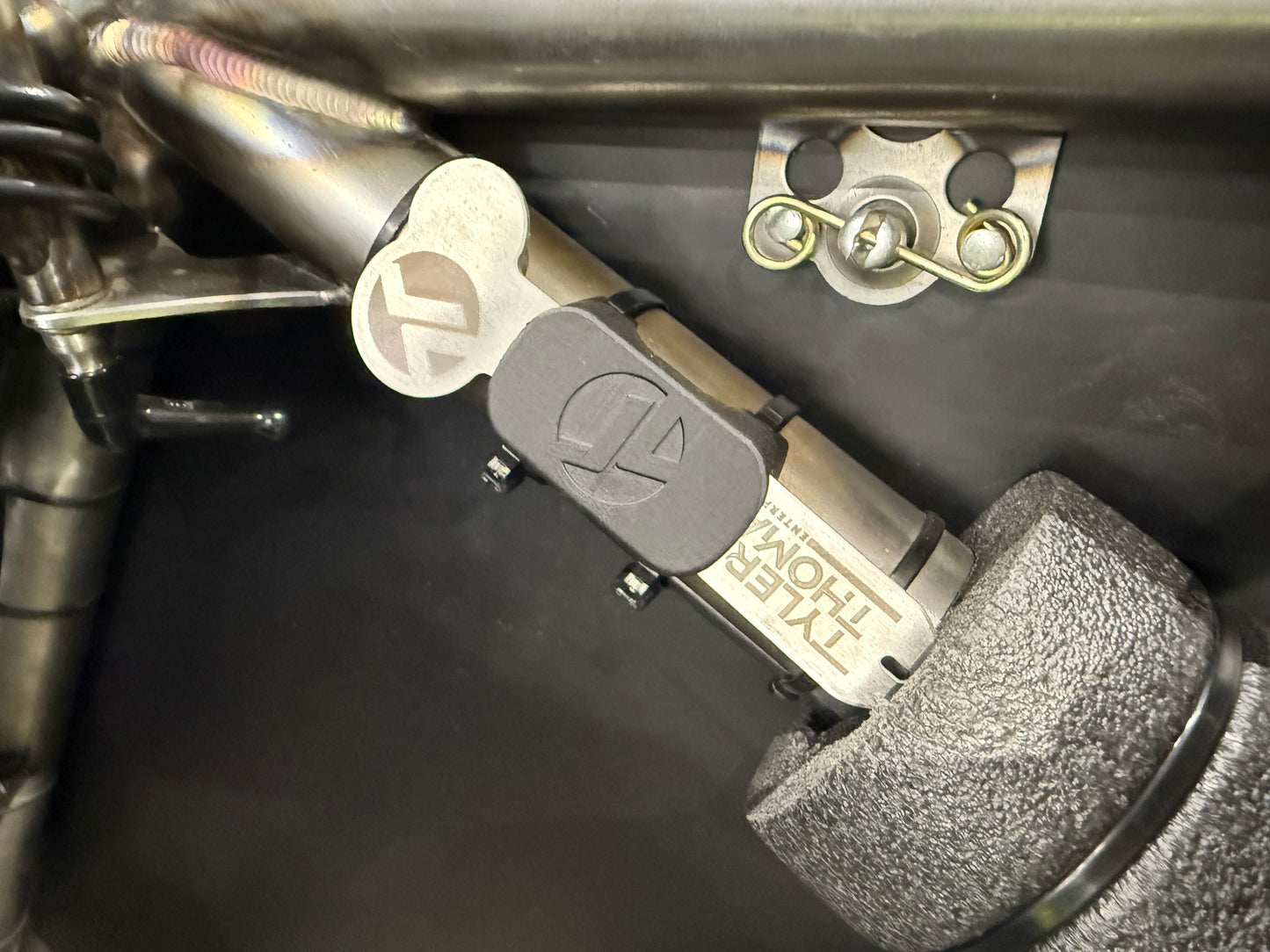 TTE-Dzus Tool With Roll Cage Mount